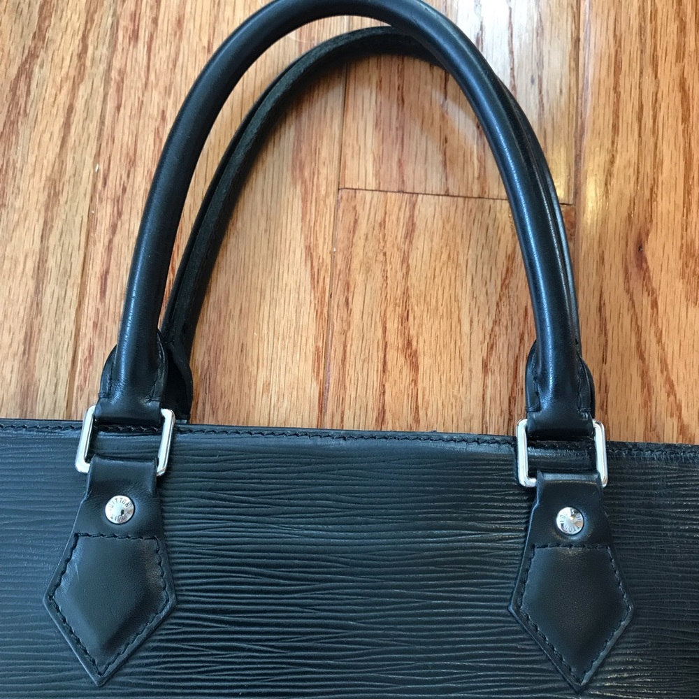 LOUIS VUITTON LV Vintage Sac Plat Epi Noir Tote